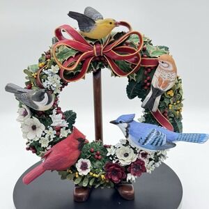 VTG The Danbury Mint The Songbird Winter Wreath with‎ Custom Wood Stand 9.5x8"